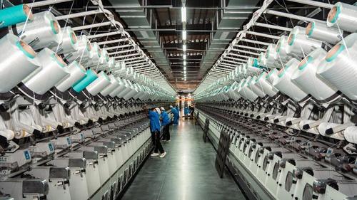 Neueste Unternehmensnachrichten über Unterschiede zwischen Baumwoll- und Polyesterfasern: Eine detaillierte professionelle Analyse