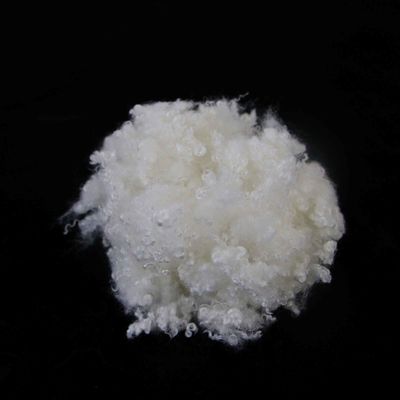 kaufen Zusammengestellte Staple Polyesterfasern 25 mm Nichtfluoreszierendes Regeneriertes Polyester on-line-Fertigung