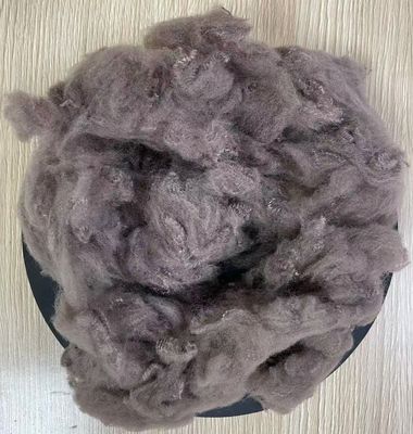 Ein guter Preis. Halb stumpfe, glänzende, recycelte Polyester-Stapelfasern 5D 32mm Kamel Online