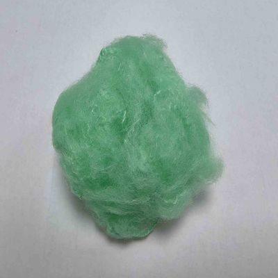 Ein guter Preis. PET recycelte Polyester-Stapelfasern 51 mm grünes PSF für gefülltes Spielzeug Online