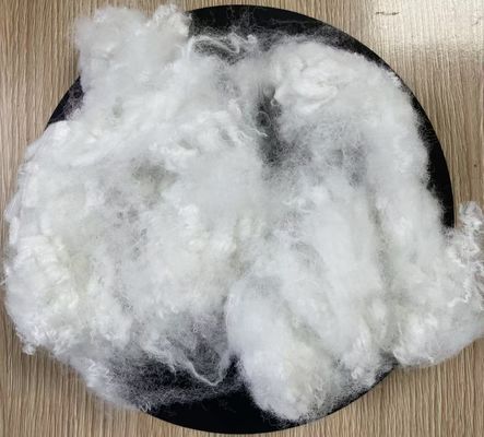 Ein guter Preis. Virgin Polyester Staple Fiber 15D 64mm Weiß Standard GRS zertifiziert Online