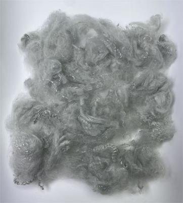 Ein guter Preis. Recyceltes Polyester Stapelfaser 2,5D 51mm Grau mit Feuchtigkeitsrückgang von 0,4% und letzter Befestigungsmittel 4 oder mehr Online