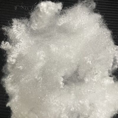 Qualität 15Dx64mm Flammschutzmittel recycelte feuerfeste Hohlfaser für die Sicherheitsausfüllung von Textilien usine