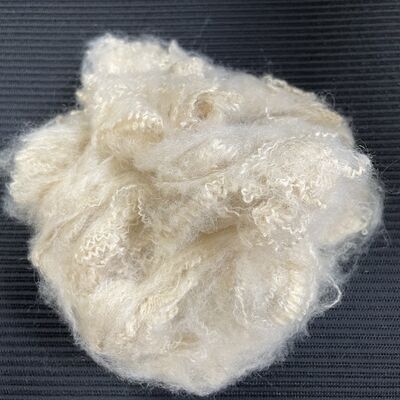 Off-White Low-Melt Fiber 4D×51mm, Spezifikationen können angepasst werden Stabile Bindung für Automobilinnenraum Rohstoffe
