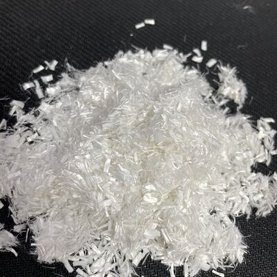 Qualität Präzisionsschnitt Streuung Kurzfaser 0,5D*5mm, ausgezeichnete Streuung Textilrohstoff Industrieanwendung und kann zum Filtern verwendet werden usine